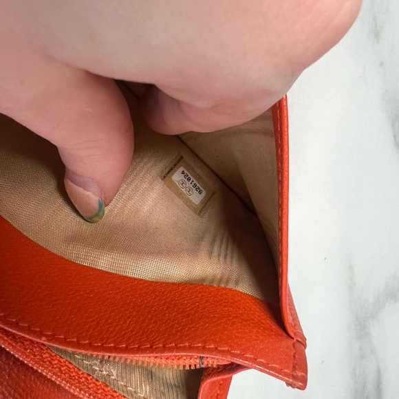 ✨ AUTHENTIC CHANEL Calfskin Leather Bifold Wallet ✨ - Picture 8 of 10